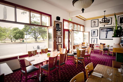 Elephant And Castle Hotel - Hobart Tourism 1