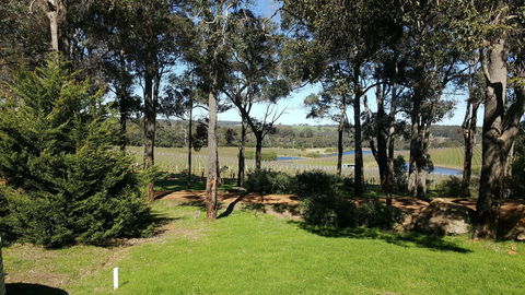 Woodlands Wines - Hobart Tourism 0