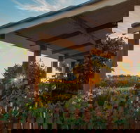 Caf in the Vines - Hobart Tourism