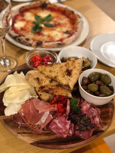 Pier Front Pizzeria - Tourism TAS 1