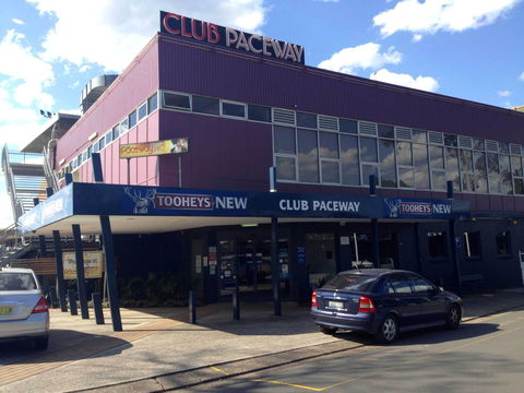 Club Paceway - Hobart Tourism 0