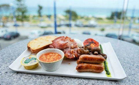 Scarborough Beach Bar - Hobart Tourism 9