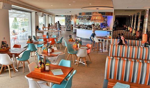 Scarborough Beach Bar - Hobart Tourism 12