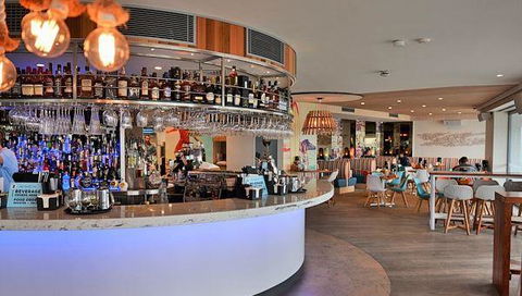 Scarborough Beach Bar - Hobart Tourism 14