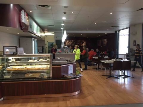 Bb's Cafe - Mount Barker - Hobart Tourism 0