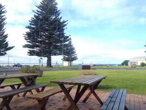 Bompas Of Beachport - Hobart Tourism 0