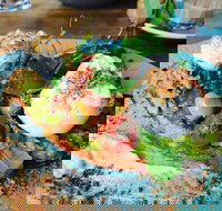 Fox and Bow - Tourism TAS