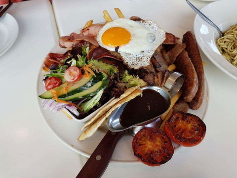 Lazy Moes - Caroline Springs - Hobart Tourism 0