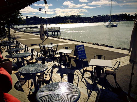 Sam's Pizzeria On The Waterfront - Tourism TAS 0