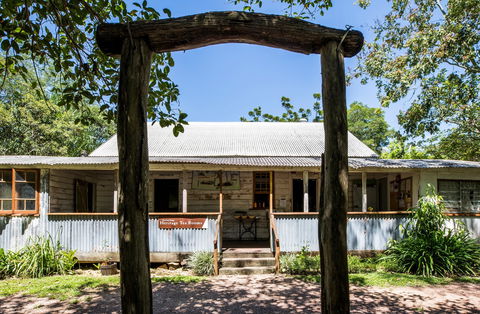 Herveys Range Heritage Tea Rooms - Hobart Tourism 0