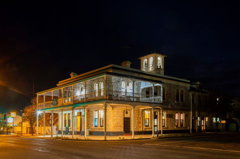 Royal Oak Hotel Penola - Hobart Tourism 0