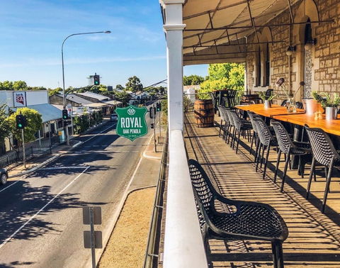 Royal Oak Hotel Penola - Hobart Tourism 1