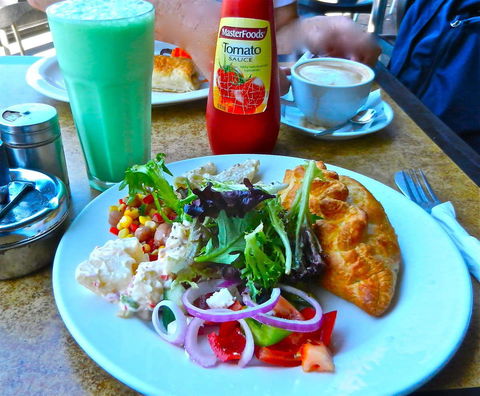 Q Cafe - Tourism TAS 0
