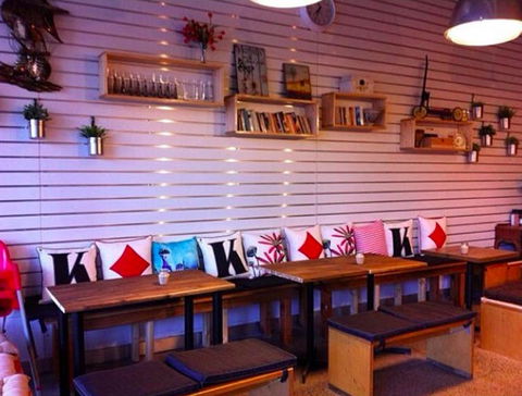 Badmanner Thymes - Hobart Tourism 0