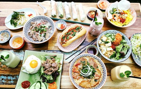 Oldman Pho - Docklands - Hobart Tourism 0