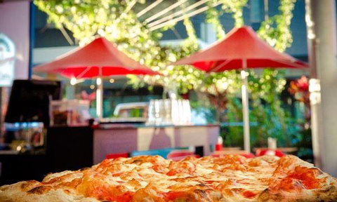 Bonnie And Clydes Pizzaria - Tourism TAS 5