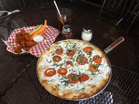 Al Capone's Pizzeria - Keilor East - Tourism TAS 0