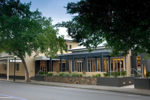 The Barker Hotel - Hobart Tourism 0