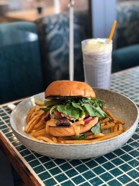 V Lounge - Hobart Tourism 0