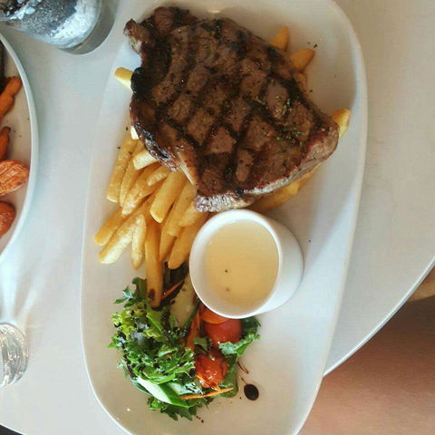 Restaurant At Rose Hotel - Hobart Tourism 0