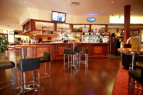 Vegas Bar & Bistro - Hobart Tourism 0