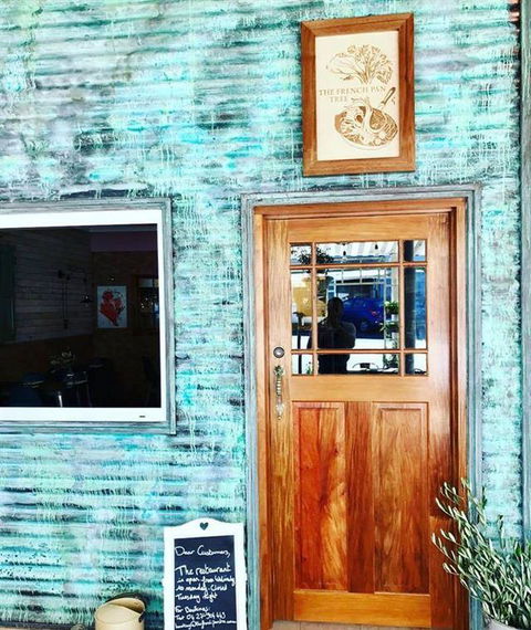 A Treat Of France - Tourism TAS 5