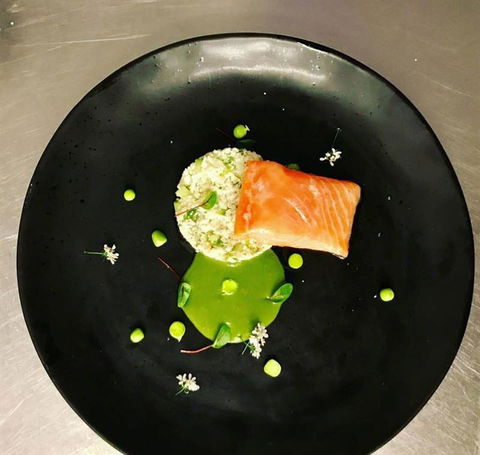 A Treat Of France - Tourism TAS 6