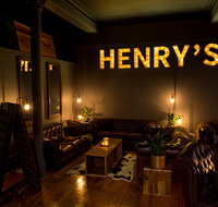 Henry's Bar  Restaurant