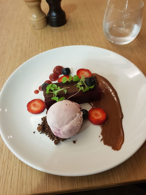 Lyrebird Restaurant - Hobart Tourism 4