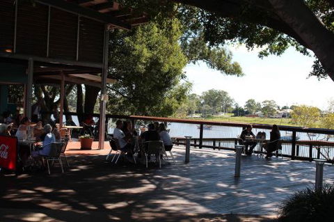 River Cruz Cafe - Hobart Tourism 3