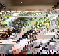 Poolside Restaurant - Hobart Tourism