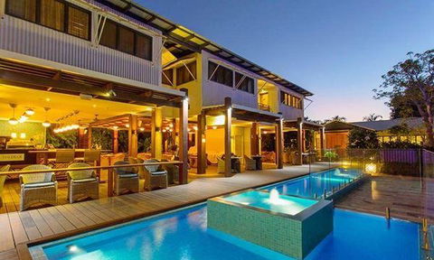 The Deck Poolside Bar & Restaurant - Hobart Tourism 10