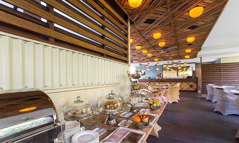 The Deck Poolside Bar & Restaurant - Hobart Tourism 1