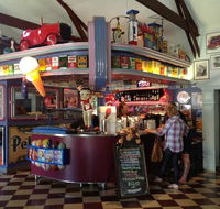 Cruzin' in the 50's Diner - Hobart Tourism