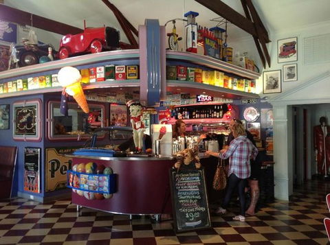 Cruzin' In The 50's Diner - Hobart Tourism 0