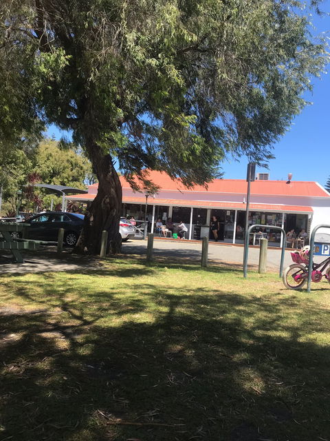 Emu Point Cafe - Hobart Tourism 4