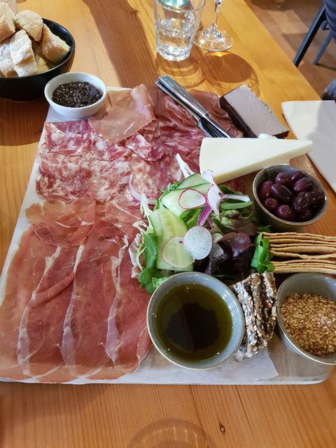 Harry's Deli - Hobart Tourism 1