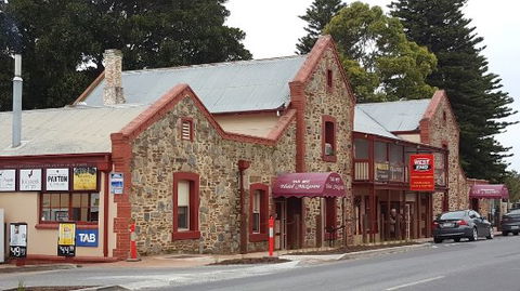Magnums Bistro At Hotel McLaren - Hobart Tourism 0
