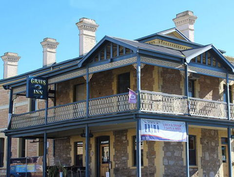 EAT@Grays Inn Mt Barker - Hobart Tourism 0