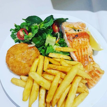 Benowa Gardens Seafoods - Hobart Tourism 0