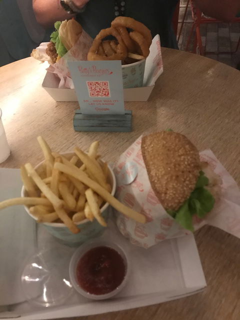 Betty's Burgers & Concrete Co. - Hobart Tourism 4