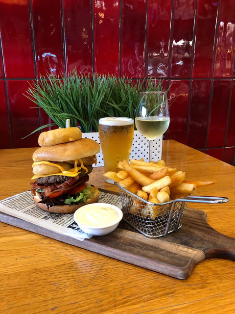 Mango Hill Tavern - Hobart Tourism 6