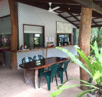 Blooms Cafe - Tourism TAS
