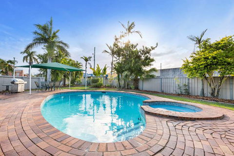 Rockhampton Riverside Central Hotel - Tourism TAS 5