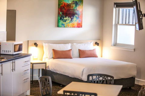 Nightcap At Glengala Hotel - Tourism TAS 6