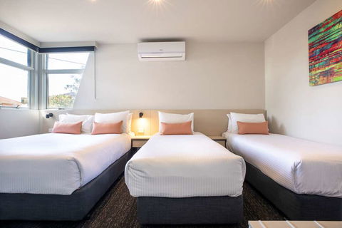 Nightcap At Glengala Hotel - Tourism TAS 9