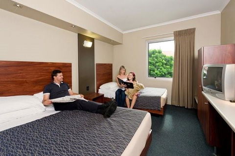 Rocklea International Hotel - Tourism TAS 6