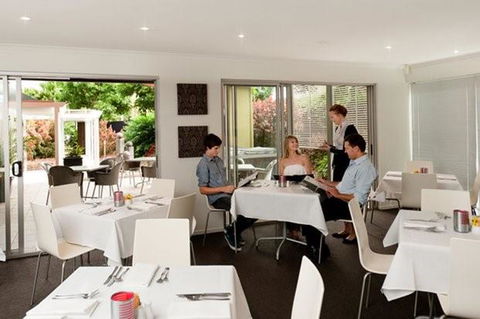 Rocklea International Hotel - Tourism TAS 8