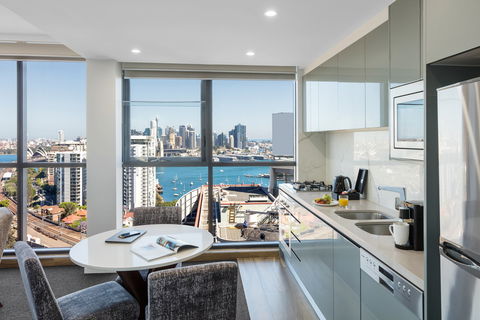 Meriton Serviced Apartments North Sydney - Hobart Tourism 6