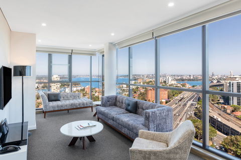 Meriton Serviced Apartments North Sydney - Hobart Tourism 8